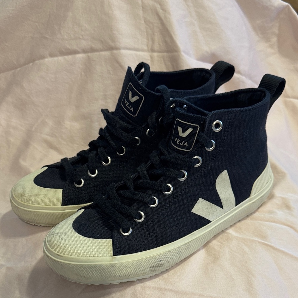 Veja High-Top Sneakers Size7 Black & Cream
